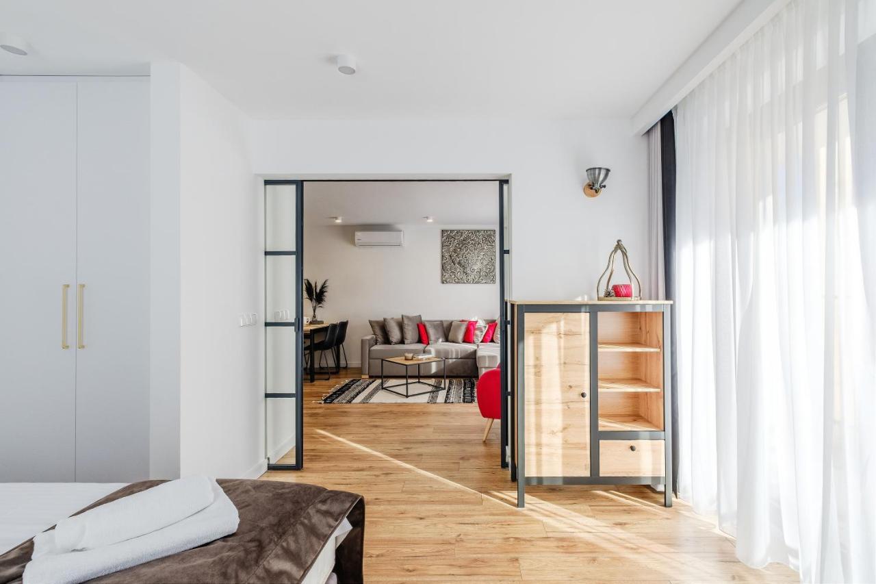 Rezydencja Ornak 5 - Stylowe Apartamenty Z Balkonami I Jacuzzi, 5 Min Pieszo Do Krupowek, Izby Podhalanskie Zakopane Exterior foto